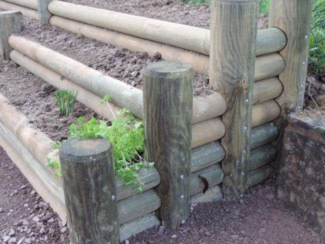 Fabricant de bordures en rondins Lusse